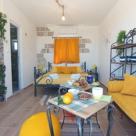 Lustica Apartments מראה חיצוני תמונה