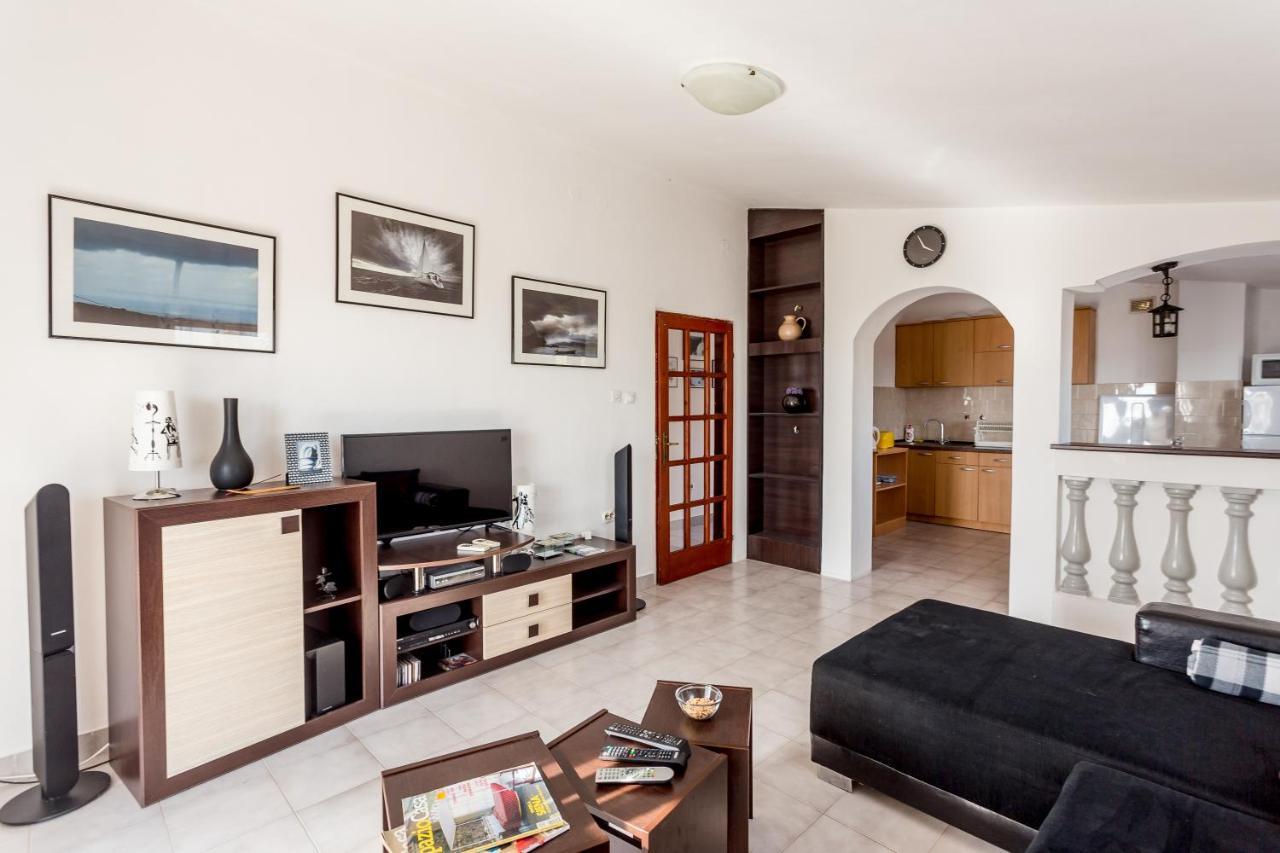 Lustica Apartments מראה חיצוני תמונה