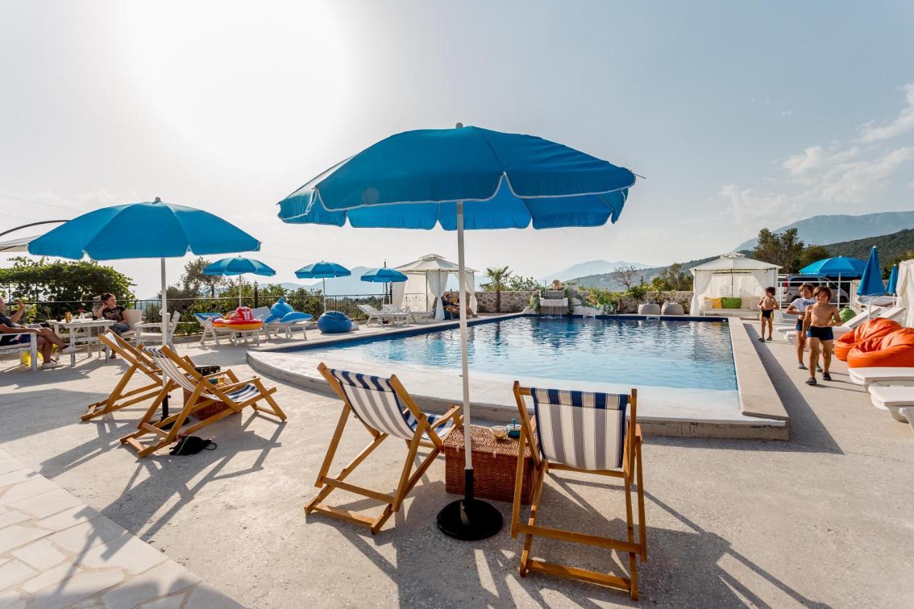 Lustica Apartments מראה חיצוני תמונה