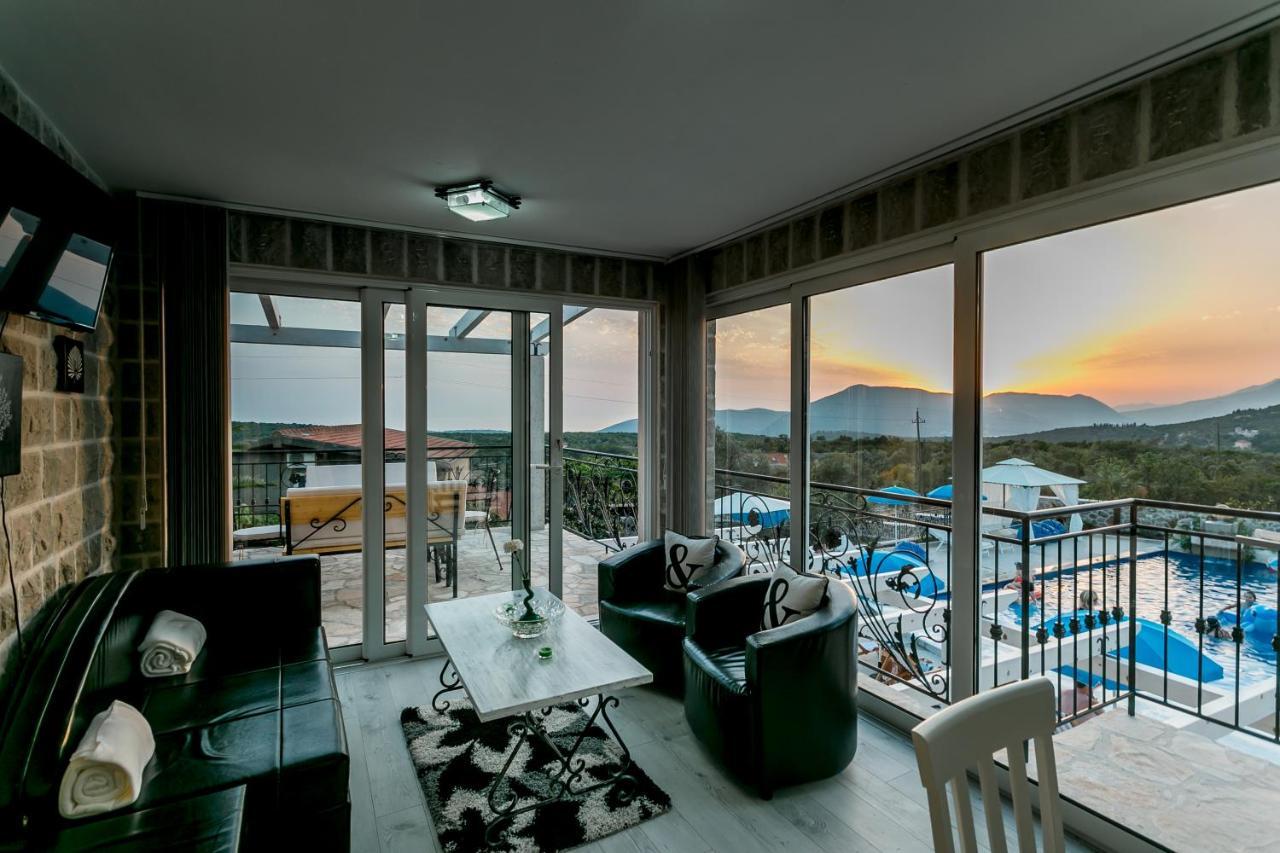 Lustica Apartments מראה חיצוני תמונה