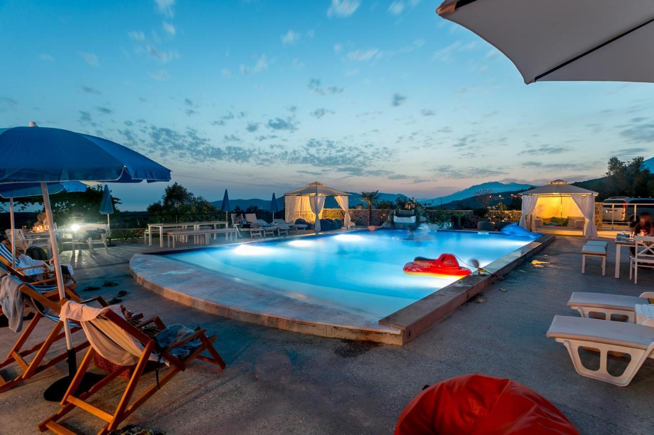 Lustica Apartments מראה חיצוני תמונה