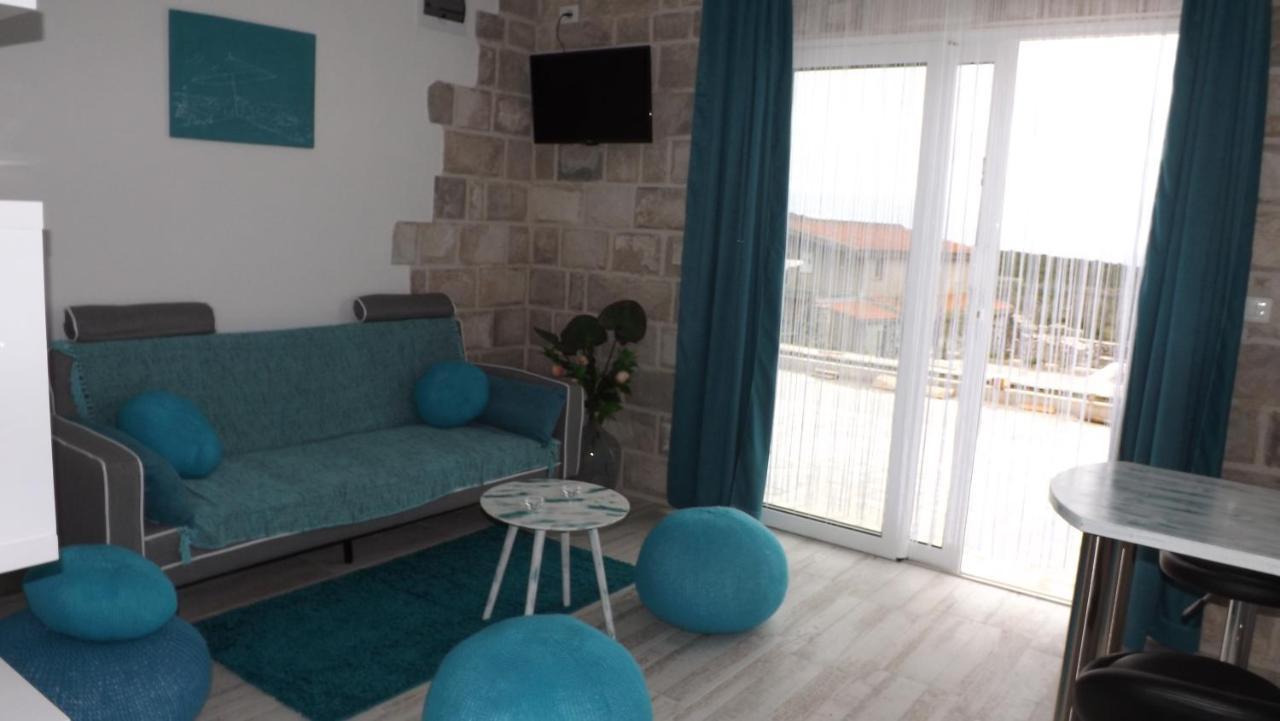 Lustica Apartments מראה חיצוני תמונה