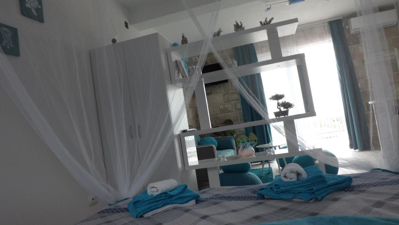 Lustica Apartments מראה חיצוני תמונה