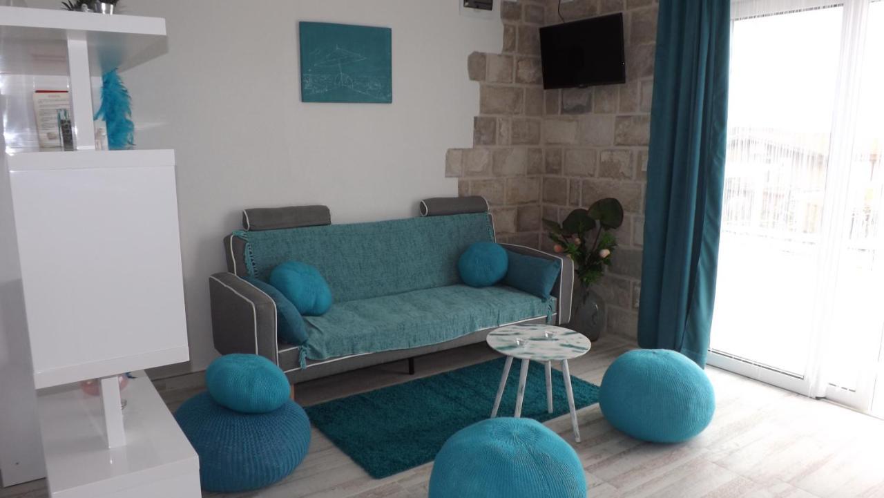Lustica Apartments מראה חיצוני תמונה