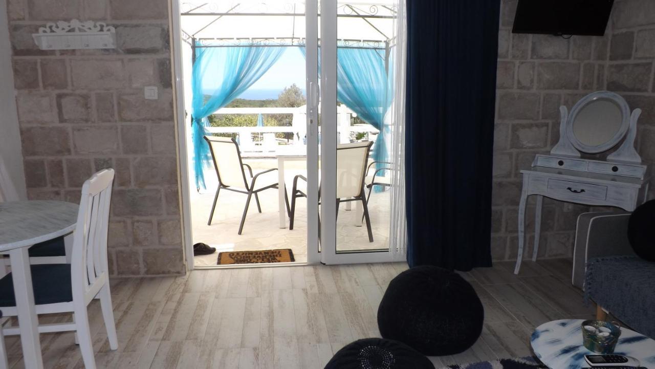 Lustica Apartments מראה חיצוני תמונה
