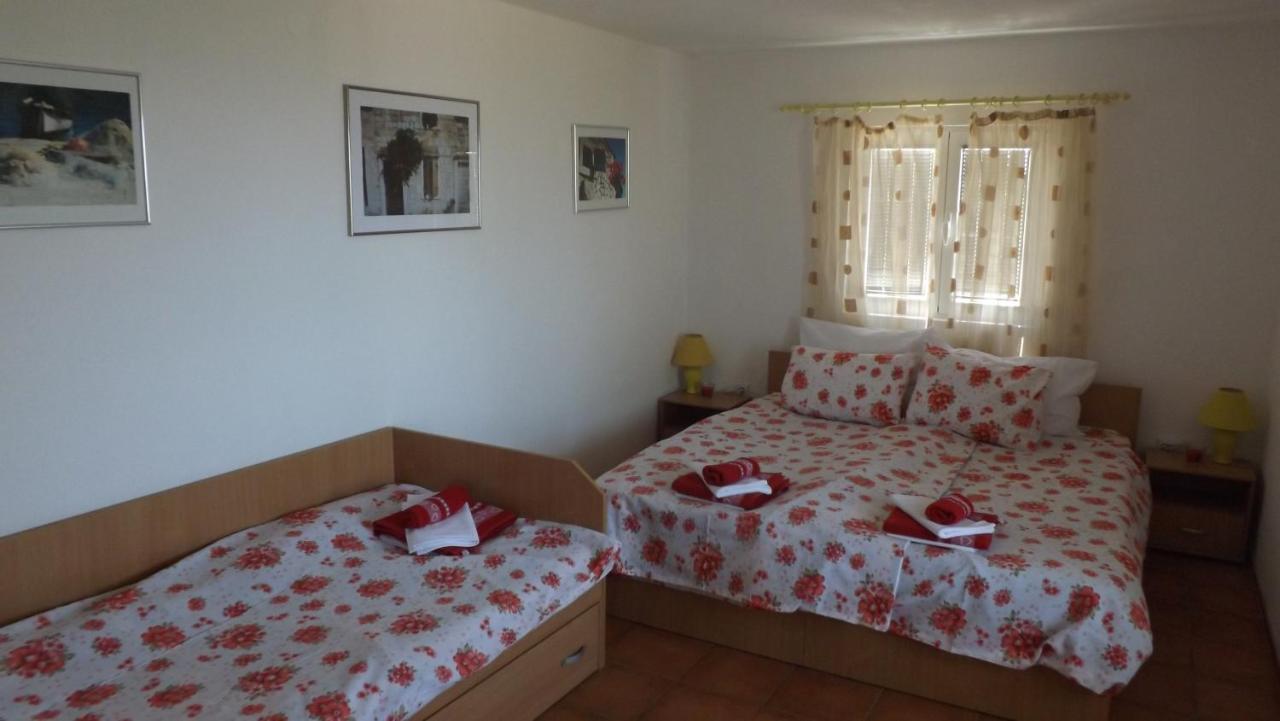 Lustica Apartments מראה חיצוני תמונה